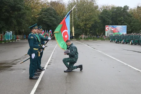 DSX-nin hərbi hissəsində gənc əsgərlərin andiçmə mərasimi keçirilib
