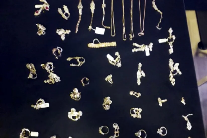 Rusiya vətəndaşının Azərbaycandan 0,5 kq-dan çox qızıl məmulatı çıxarmasının qarşısı alınıb