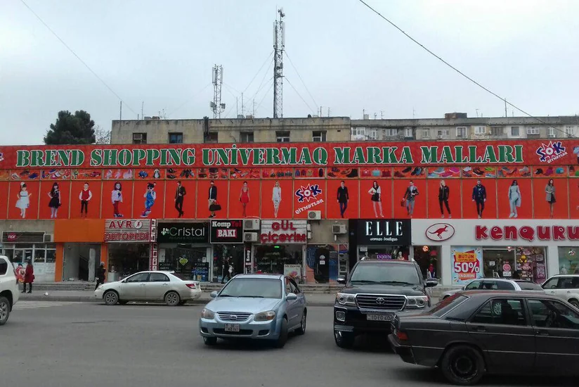В Баку здание одного из кинотеатров превратилось в торговый центр
