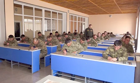 Əlahiddə Ümumqoşun Orduda toplantı keçirilib, zabitlərin bacarıqları yoxlanılıb