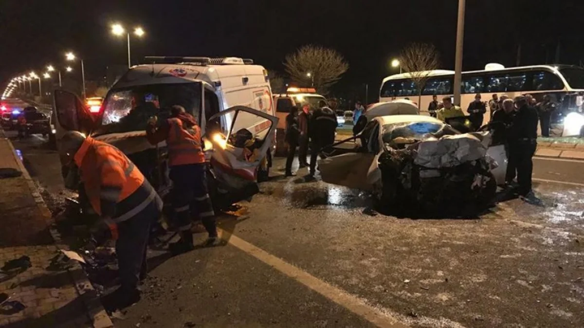 Türkiyədə təcili tibbi yardım maşını qəzaya düşüb, 6 nəfər ölüb