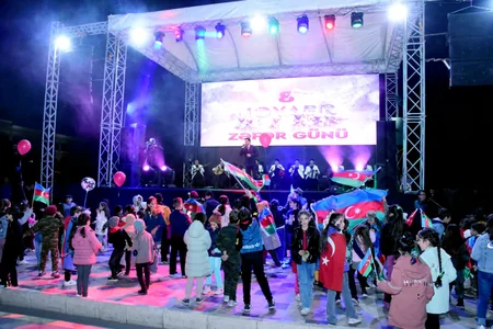 Naxçıvanda Zəfər Günü böyük coşqu ilə qeyd edilib - YENİLƏNİB