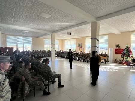 Dünya Azərbaycanlılarının Həmrəyliyi Günü və Yeni il münasibətilə Azərbaycan Ordusunda silsilə tədbirlər keçirilib
