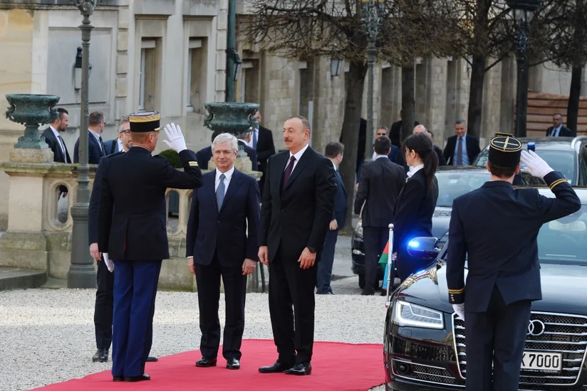 Prezident İlham Əliyev Parisdə Fransa Milli Assambleyasının sədri ilə görüşüb - ƏLAVƏ OLUNUB