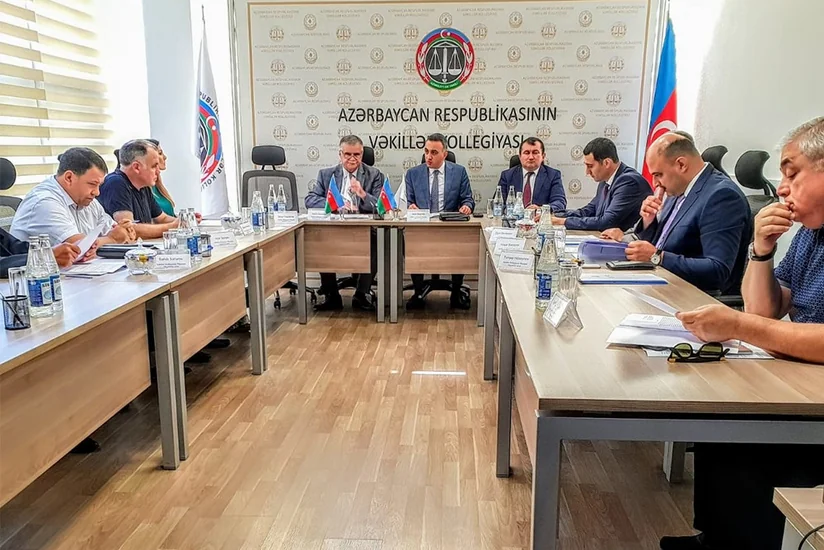 Azərbaycanda 2 vəkilə töhmət verilib, 1 vəkilin fəaliyyəti dayandırılıb