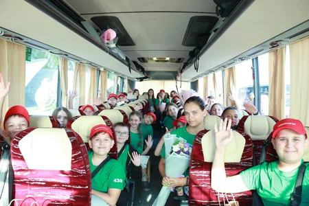 Daha 30 ukraynalı uşaq reabilitasiya üçün Azərbaycana gətirilib