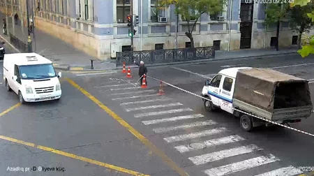 Bakıda Azadlıq prospekti - Dilarə Əliyeva küçəsinin kəsişməsindəki yolda məhdudiyyət tətbiq edilib