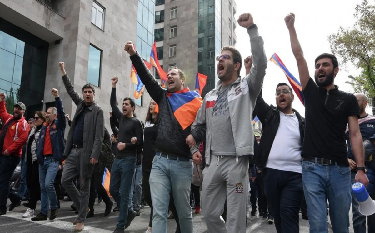 Перед зданием правительства Армении проходит акция протеста