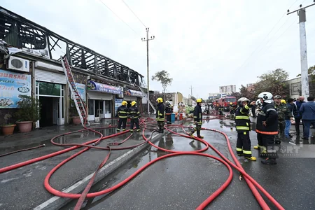 Bakıda ticarət obyektindəki yanğın söndürülüb - YENİLƏNİB-3