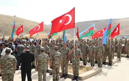Azərbaycan və Türkiyə hərbçiləri Pirəkəşküldən Acıdərəyə yürüş edib