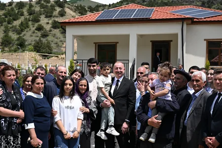 Prezident Laçının Sus kəndinə köçmüş sakinlərlə görüşüb - YENİLƏNİB