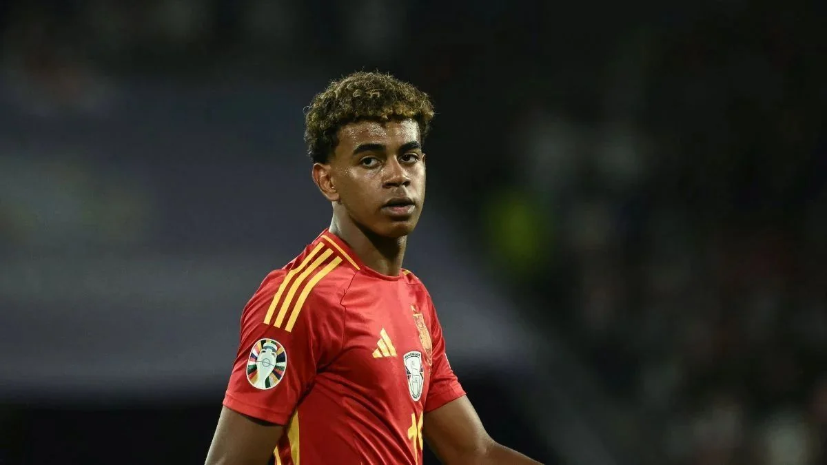 Lamin Yamal Türkiyədə pasportunu itirib