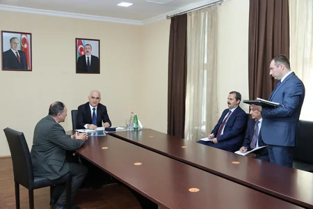 İqtisadiyyat naziri və müavinləri vətəndaşları qəbul edib