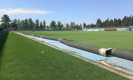 Tovuz şəhər stadionunun ot örtüyü yenilənir