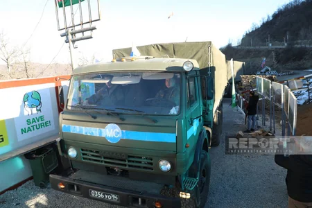 Total of 30 vehicles of peacekeepers move freely through Khankandi-Lachin road