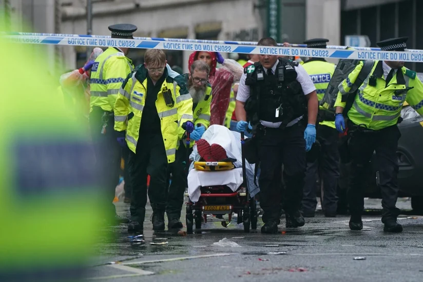 Liverpulda avtomobilin izdihamı vurması nəticəsində azı 27 nəfər xəsarət alıb - YENİLƏNİB