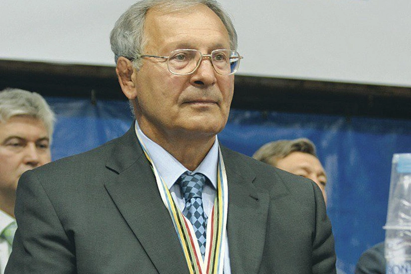Olimpiya çempionunun meyiti tapıldı