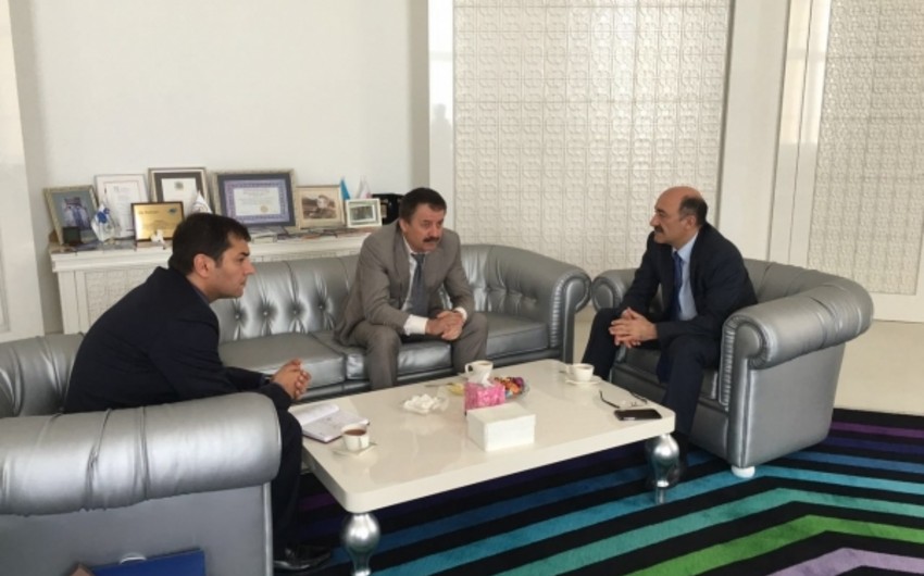 Əbülfəs Qarayev Dağıstanın turizm və xalq bədii sənətkarlıq naziri ilə görüşüb