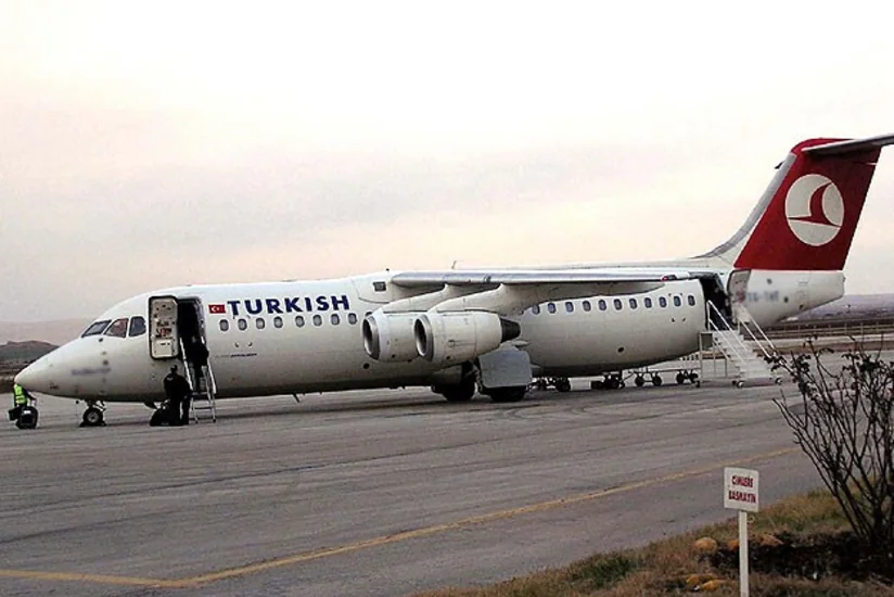 Türkiyə Hava Yollarına məxsus sərnişin təyyarəsi Dubay aeroportuna məcburi eniş edib