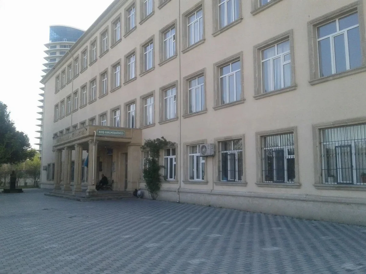 Bakıda məktəbdə tüstülənmə olub, şagirdlər təxliyə edilib, xəsarət alan yoxdur