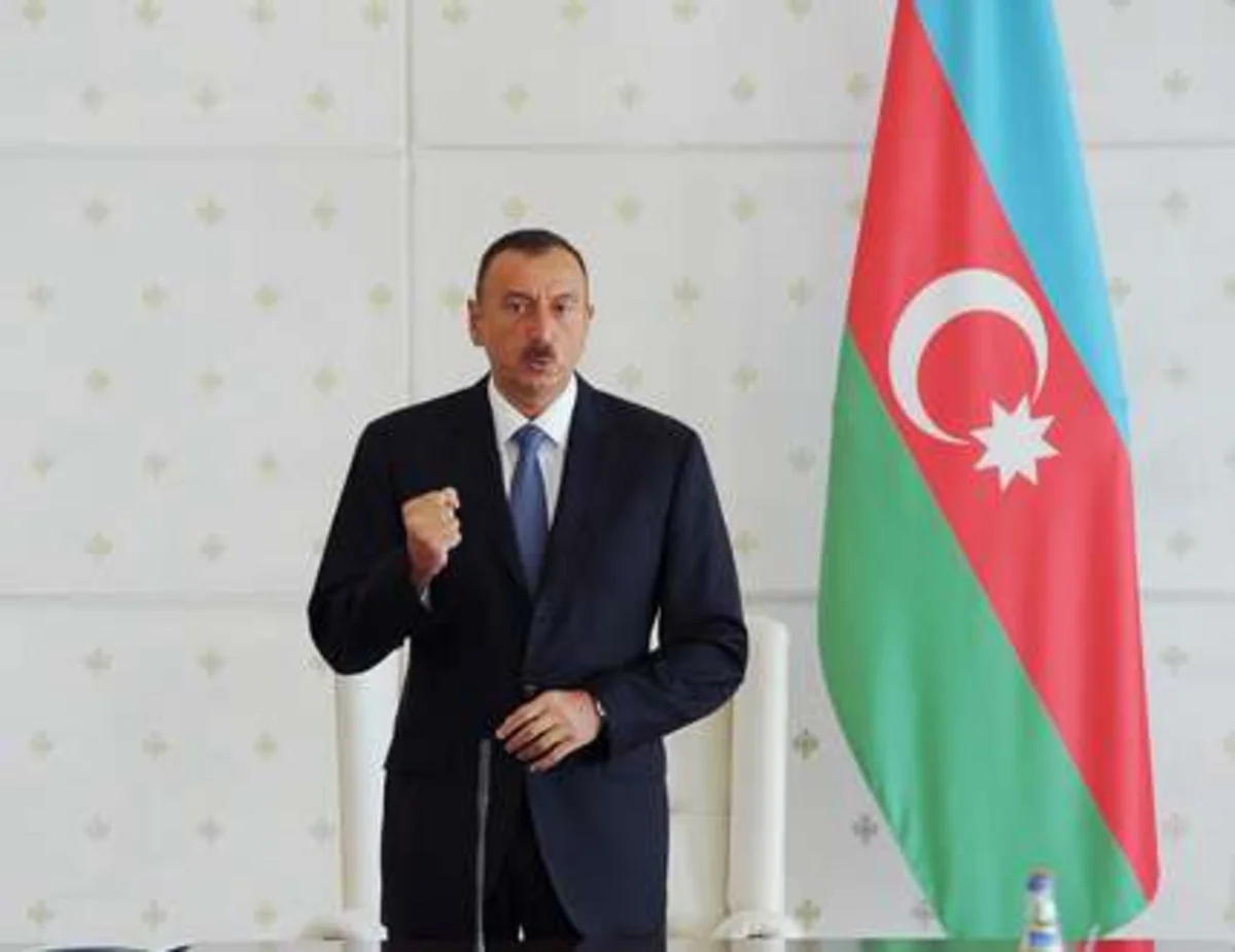 İlham Əliyevlə Medvedev arasında məhdud tərkibdə görüş olub