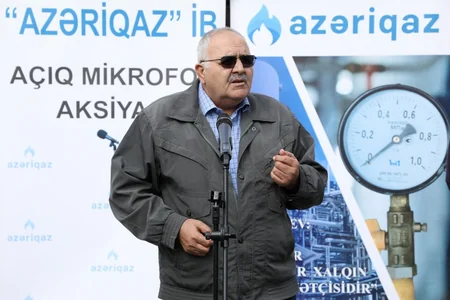 Rəsmi şəxslər Hövsanda sahibkarların problem və təkliflərini dinləyib