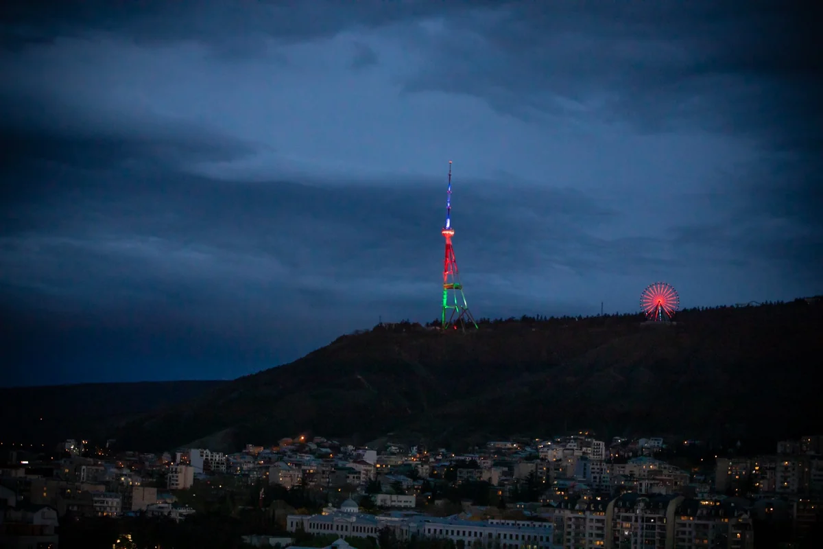 Tbilisi TV Tower illuminates Azerbaijani flag