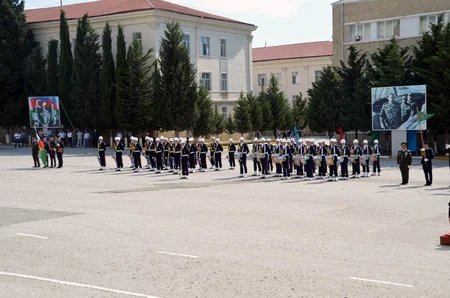 Cəmşid Naxçıvanski adına Hərbi Liseyin məzunlarının buraxılışı keçirilib