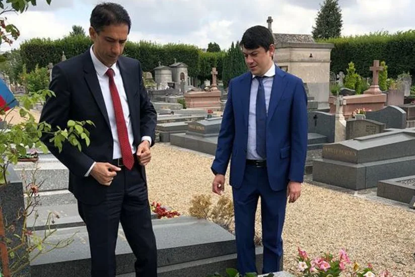 Dövlət Komitəsinin sədri Parisdə Əlimərdan bəy Topçubaşovun məzarını ziyarət edib