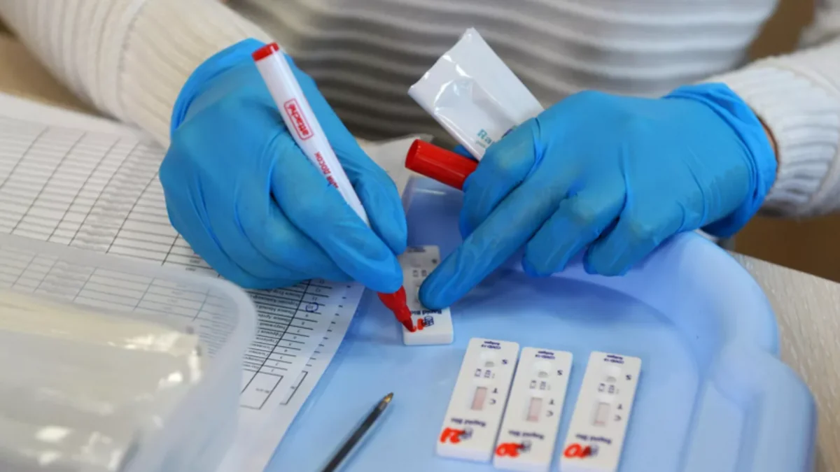 Çindən Milana gələn reyslərdə sərnişinlərin yarısının COVID-19 testi müsbət çıxıb
