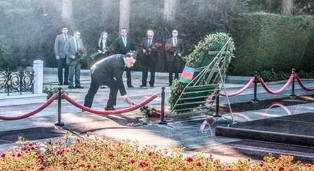 Представители медицинского сообщества посетили Аллею почетного захоронения