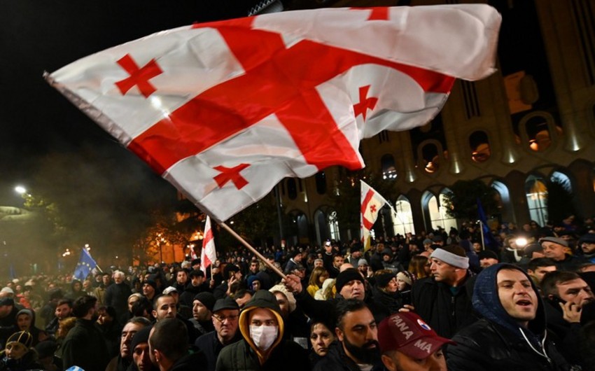 Gürcüstan müxalifəti etirazları dayandırdı