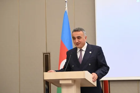 Vəkil olmaq istəyirəm adlı yay məktəbinin bağlanış mərasimi keçirilib