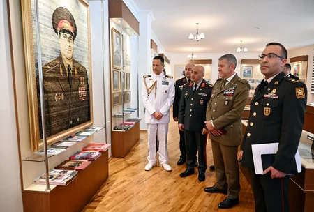 İtaliya nümayəndə heyəti Azərbaycan MMU və HDQ-ni ziyarət edib