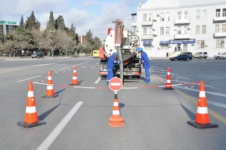 Azərsu kanalizasiya xətlərində təmizləmə işlərinə başlayıb