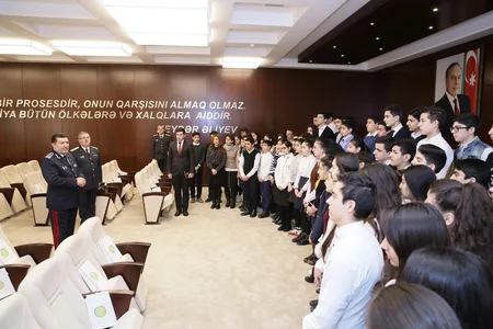 Binəqədi rayon məktəblilərinin Dövlət Miqrasiya Xidmətinə ekskursiyası təşkil edilib