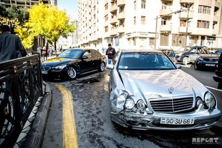 Bakıda iki avtomomil toqquşub - FOTO