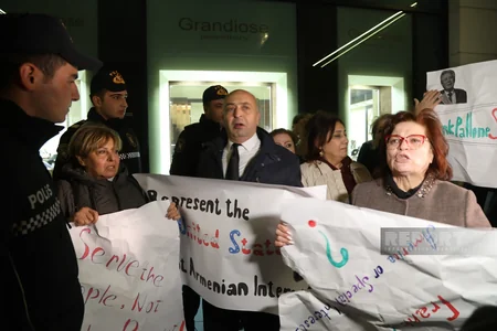 Frank Peloni Bakıda “Rədd ol!” şüarları ilə qarşılanıb - YENİLƏNİB