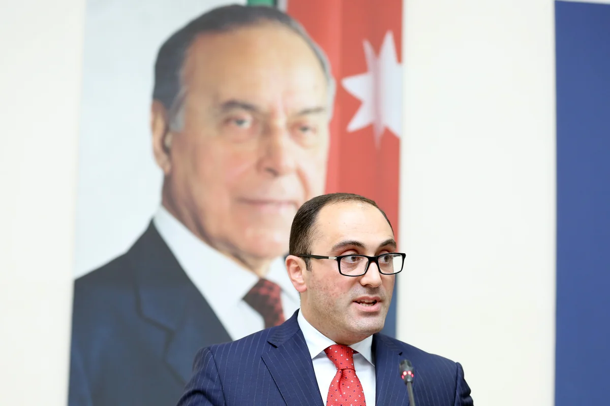 Azərenerjidə energetiklərin peşə bayramı münasibətilə tədbir keçirilib