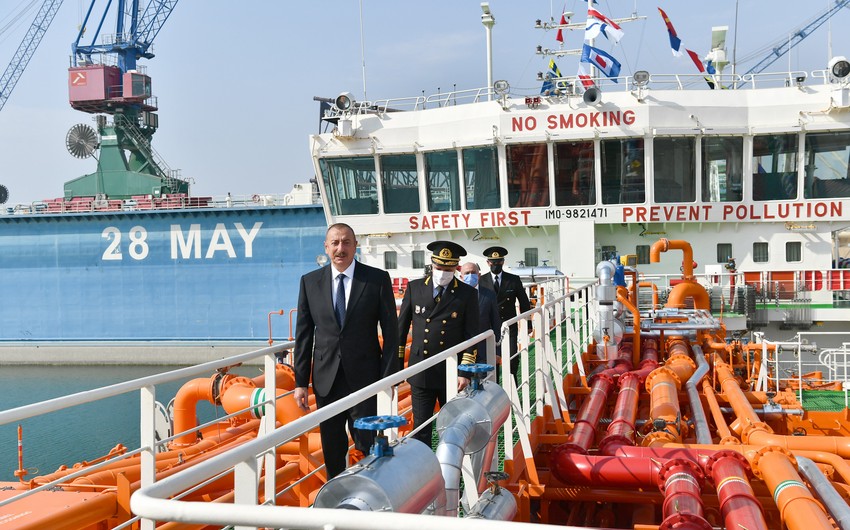 Prezident “Kəlbəcər” neftdaşıyan tankerin istismara verilməsi mərasimində iştirak edib