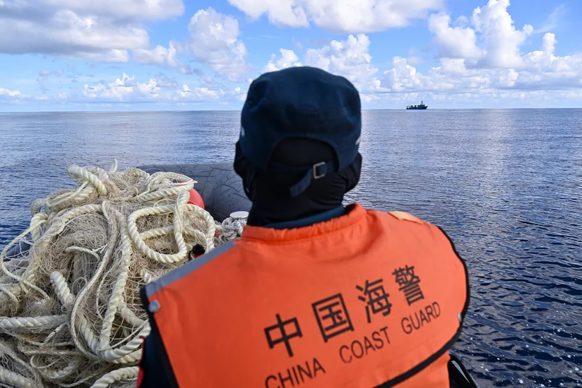 В Южно-Китайском море столкнулись два корабля КНР