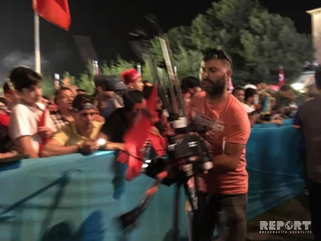 Türkiyədə 15 İyul hadisəsinin ildönümü münasibətilə keçirilən mitinqdə 6 nəfər yaralanıb - FOTO