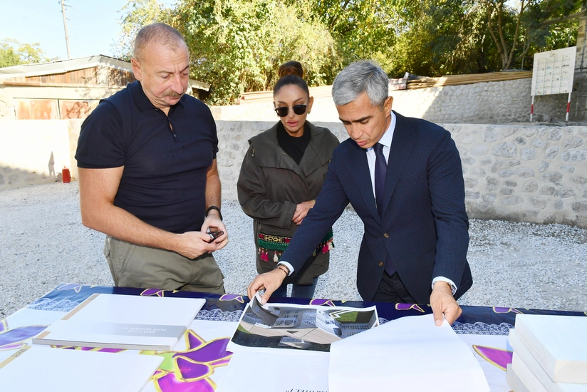 İlham Əliyev və Mehriban Əliyeva Şuşada təmir və bərpa olunan hoteldə görülən işlərlə tanış olub