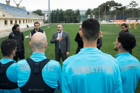 Sumqayıtın yeni baş məşqçisi kollektivə təqdim olunub