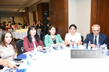 Tələbələr üçün Media və uşaq hüquqları adlı dərs vəsaiti təqdim edilib