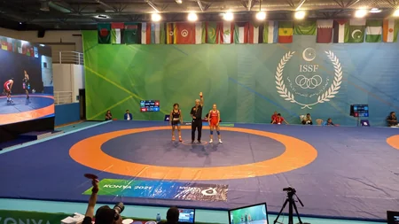 İslamiada: Azərbaycanın 4 güləşçisi finalda, Kolesnik gümüş medal qazanıb