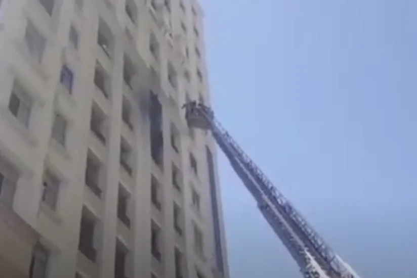 В Баку произошел пожар в жилом доме
