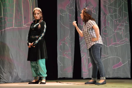 Gənc Tamaşaçılar Teatrı mövsümü Qohumlar müziklı ilə başa vurub