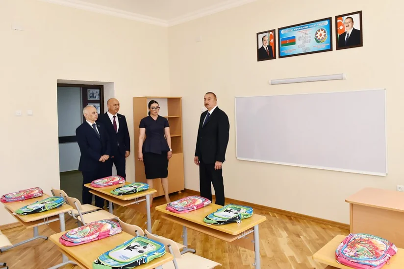 Президент Ильхам Алиев ознакомился с условиями, созданными в школе-лицее номер 62