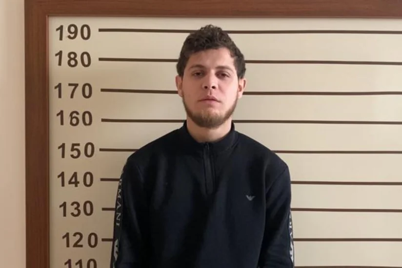 Sosial şəbəkədə banklardan birinin adına saxta səhifə açaraq vətəndaşlara qarşı dələduzluq edən şəxs tutulub